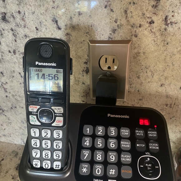 SOLD!!! Panasonic 6.0 Plus Model KX-TG4741 Cordless Phone and Answering Machine - Picture 4 of 11